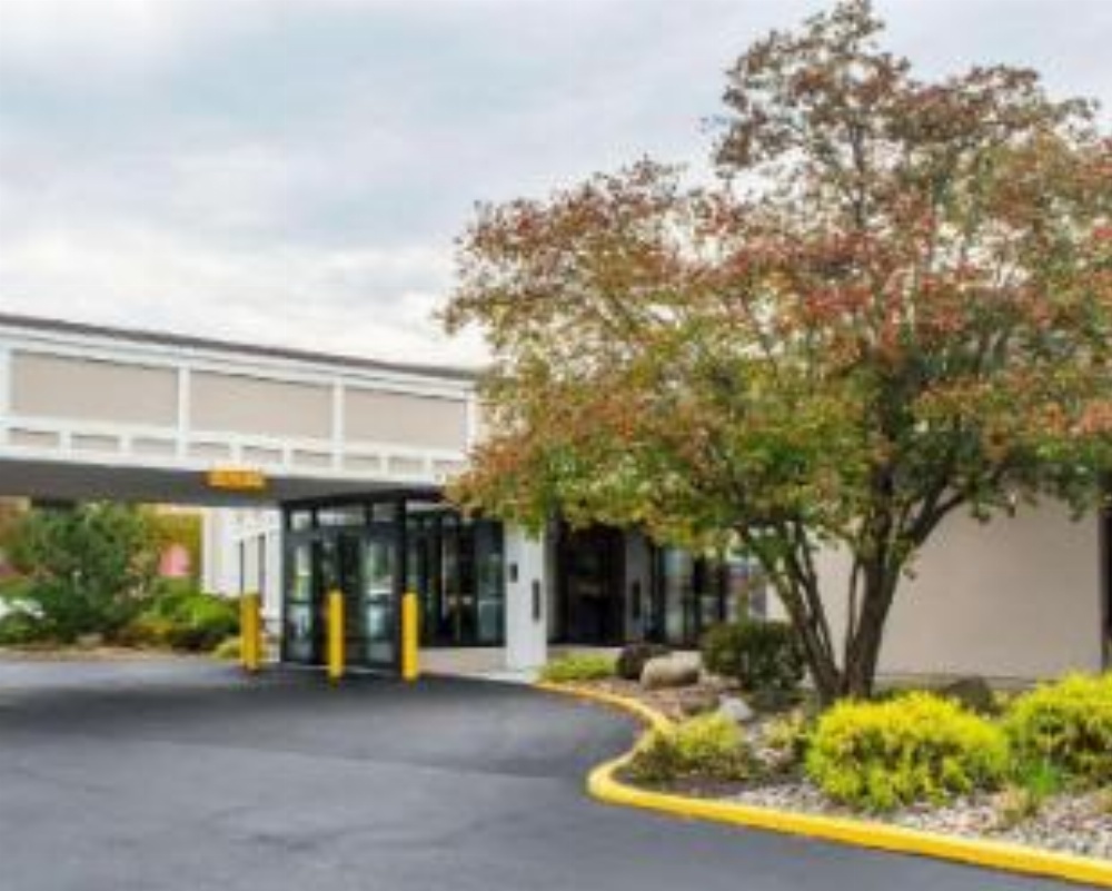 Quality Inn Geneseo Image 20
